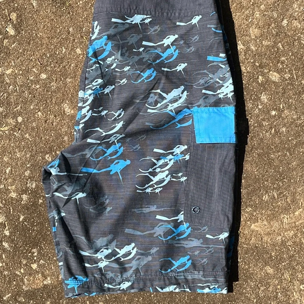 Salt Life Men’s Board shorts size‎ 32